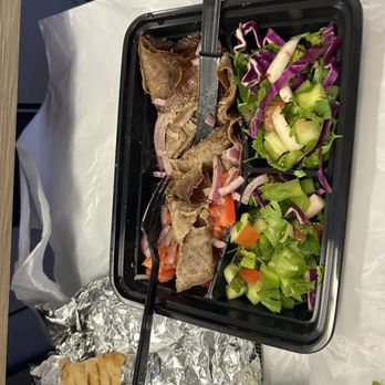 Saffron Mediterranean Grill - Gyro plate with pita - Mediterranean Near Me - Long Beach, California