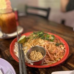 Rao Thai Eatery - Pad Thai
