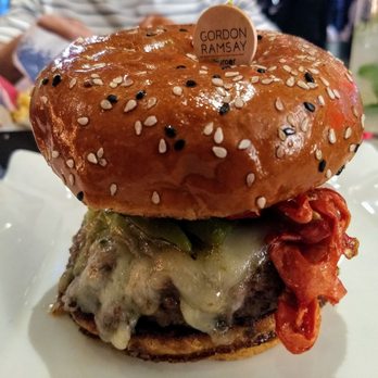Gordon Ramsay Burger Las Vegas - 10-03-21 Hell's Kitchen Burger ($18) - Burgers Near Me - Las Vegas, Nevada Gordon Ramsay Burger Las Vegas - 10-03-21 Hell's Kitchen Burger ($18) - Burgers Near Me - Las Vegas, Nevada