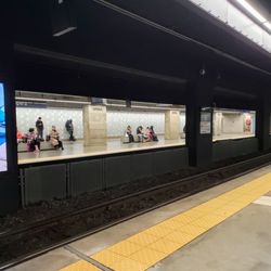 Metrostation Opera - Platform at Opera Metro Station Antwerp