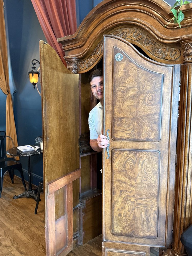 The Hidden Chapter Bookstore