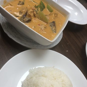 Mahnin Asian Restaurant - Gang Daeng with chicken - Burmese Near Me - Fort Wayne, Indiana Mahnin Asian Restaurant - Gang Daeng with chicken - Burmese Near Me - Fort Wayne, Indiana
