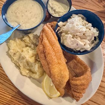 Cracker Barrel Old Country Store - American Near Me - Lagrange, Kentucky