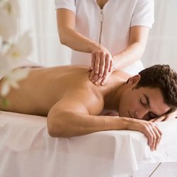 Zen Spa - Back massage will help customers relieve fatigue, relax the body, release stress and mood