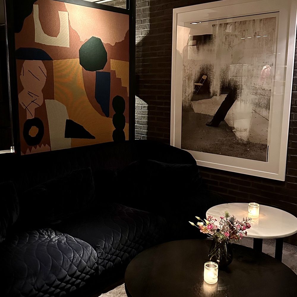 Kimpton De Witt - Cozy modern lounge ideal for social hour sitting. - Hotels Near Me - Amsterdam, New Hampshire