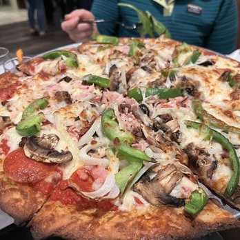 Big Delta Brewing - Meteor Peak pizza gluten free crust - Pizza Near Me - Delta Junction, Alaska