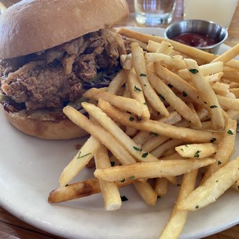 Forge Pizza - Fried Chicken Sandwich - Pizza Near Me - Oakland, California