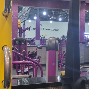Planet Fitness - Felt a bit crowded - Gyms Near Me - La Quinta, California Planet Fitness - Felt a bit crowded - Gyms Near Me - La Quinta, California