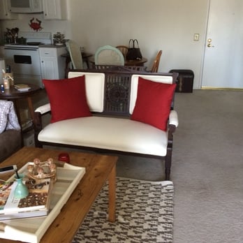 Elegant Design Interiors - AFTER: Formerly the green love seat; look'n good! - Fabric Stores Near Me - Burbank, California Elegant Design Interiors - AFTER: Formerly the green love seat; look'n good! - Fabric Stores Near Me - Burbank, California