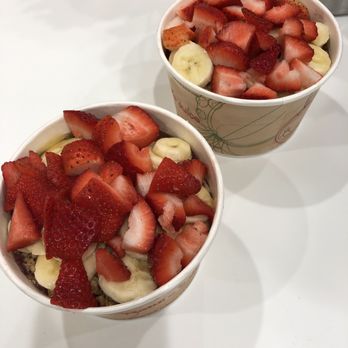 Nature's Juice - Original Bowl with added Strawberries topping. - Juice Bars & Smoothies Near Me - Walnut, California
