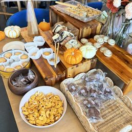 Free Snack Bar