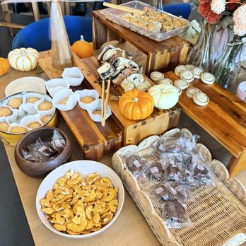 Nightingale - Free Snack Bar - Breakfast & Brunch Near Me - Huntington Beach, California