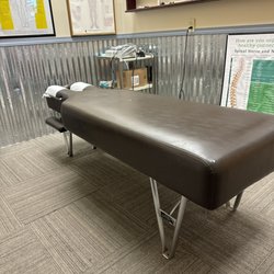 Boehr Chiropractic Clinic - He needs to update his tables‼