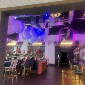 Hijinx Hotel - Eatertainment Near Me - Irvine, California