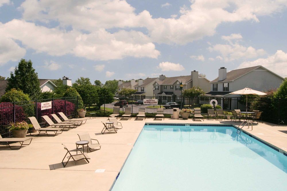 ESTATES AT BELLWOOD APARTMENT HOMES 7 Southpointe Dr, Greenville