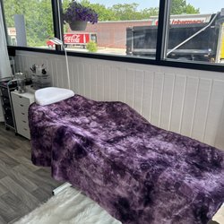 Made Ya Look Beauty Bar