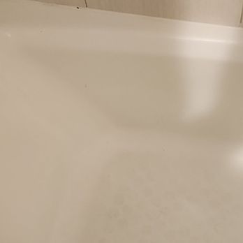 Courtyard by Marriott Oxnard Ventura - Dirty tub - Hotels Near Me - Oxnard, California