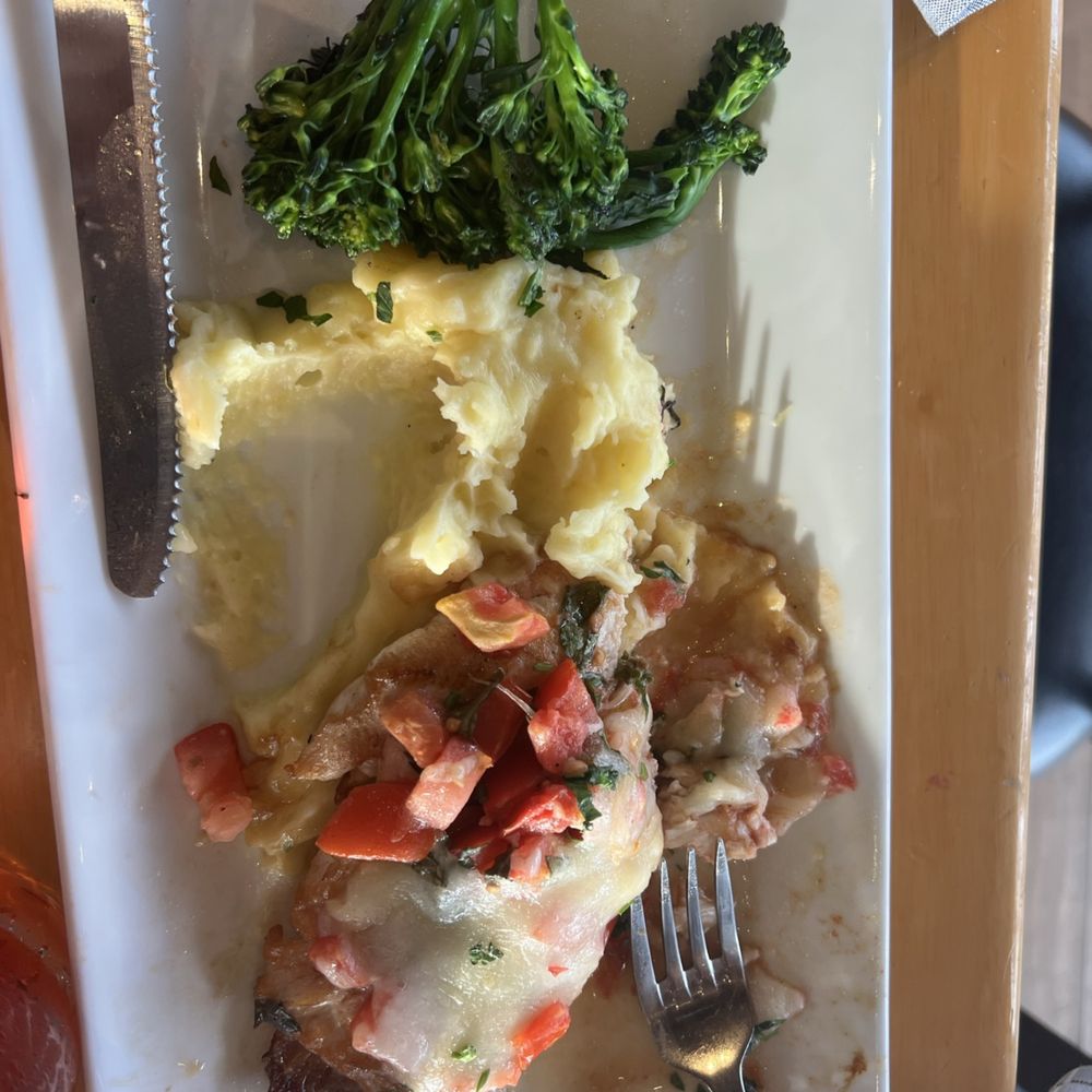 Flow Restaurant and Lounge - A very meh meal, terrible service to accompany it. - Lounges Near Me - Mendocino, California Flow Restaurant and Lounge - A very meh meal, terrible service to accompany it. - Lounges Near Me - Mendocino, California