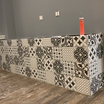 Viziteu Co - Side desk tile installation in a commercial job - Flooring Near Me Viziteu Co - Side desk tile installation in a commercial job - Flooring Near Me