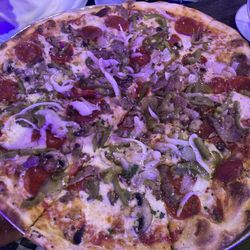 Pioneers Pizza - Supreme pizza