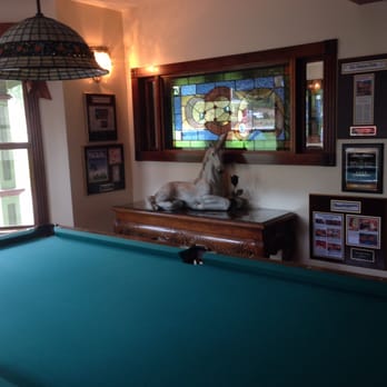 Adventure Suites - Lobby pool table - apparently an antique! - Hotels Near Me - North Conway, New Hampshire Adventure Suites - Lobby pool table - apparently an antique! - Hotels Near Me - North Conway, New Hampshire