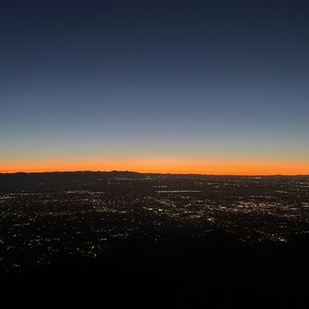 Camelback Mountain - Beautiful sunrise hike - Parks Near Me - Phoenix, Arizona