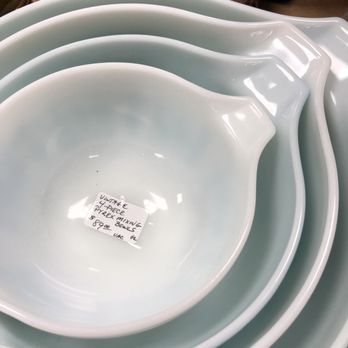 Golden Goose Thrift Shop - Pyrex bowl set - Thrift Stores Near Me - Tucson, Arizona