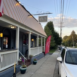 Ali's Bar and Grill - Front of Ali's Bar & Grill