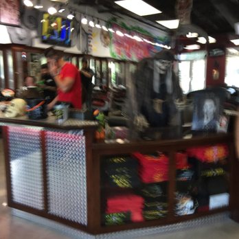 Juniors Barbershop and Co - Great place - Barbers Near Me - Jupiter, Florida