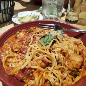 Carrabba's Italian Grill - Shrimp and scallops linguine a la vodka - Italian Near Me - Virginia Beach, Virginia Carrabba's Italian Grill - Shrimp and scallops linguine a la vodka - Italian Near Me - Virginia Beach, Virginia