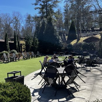 Slab Town Pizza - Outdoor seating - Pizza Near Me - Cashiers, North Carolina Slab Town Pizza - Outdoor seating - Pizza Near Me - Cashiers, North Carolina