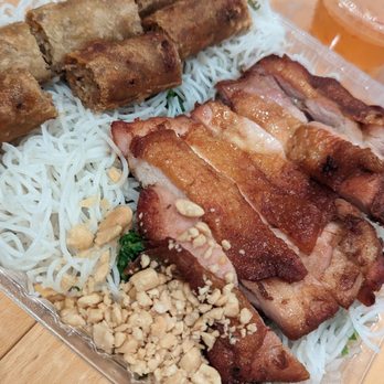 Perilla - Vermicelli with five spice chicken with imperial rolls - Vietnamese Near Me - San Francisco, California Perilla - Vermicelli with five spice chicken with imperial rolls - Vietnamese Near Me - San Francisco, California