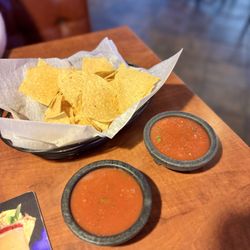 El Muchacho Alegre - Chips and salsa