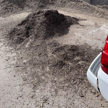 Mulch Masters - The "1.5 yards" of mulch after we filled the truck up as much as we could. - Nurseries & Gardening Near Me - Lansing, Illinois