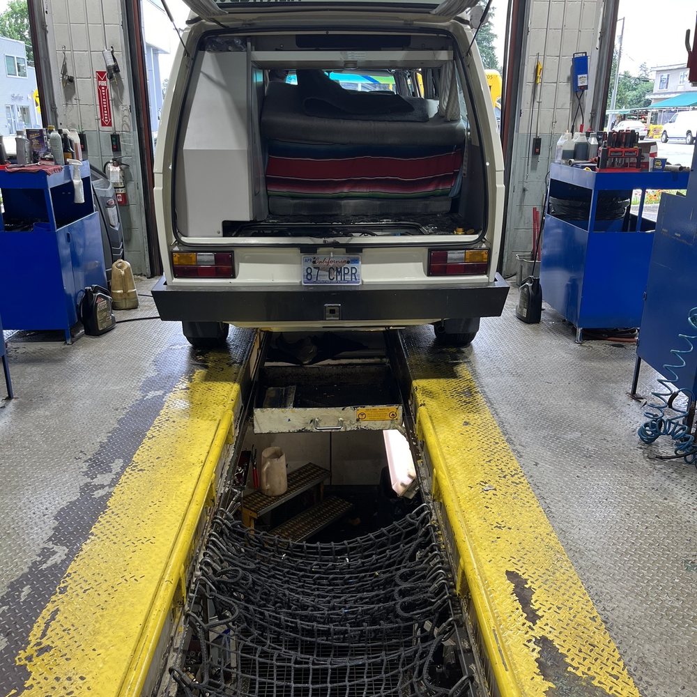 Mr Lube - View of the van and work pit - Auto Repair Near Me - North Vancouver, British Columbia Mr Lube - View of the van and work pit - Auto Repair Near Me - North Vancouver, British Columbia