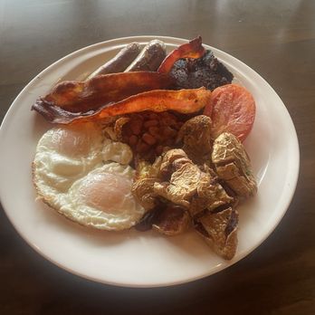 Gordon Ramsay Restaurants - English Breakfast with Eggs over easy - Breakfast & Brunch Near Me - St. Louis, Missouri