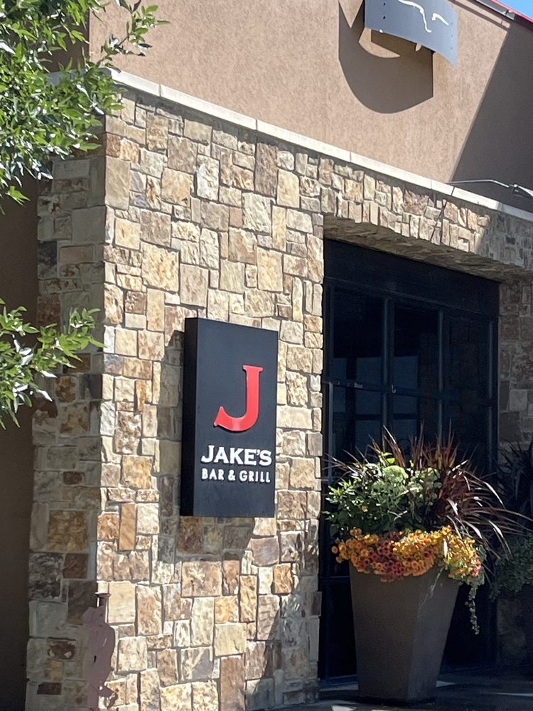 Jake's Bar & Grill