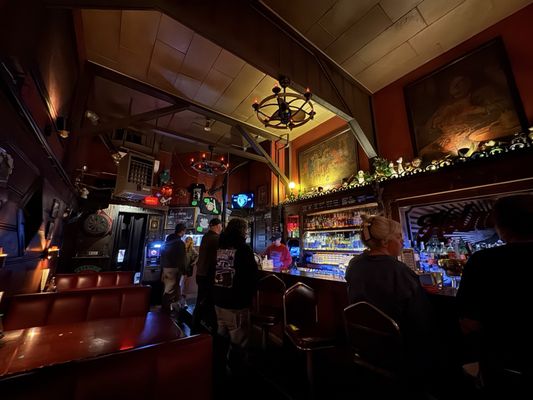 Holman's Bar & Grill by null