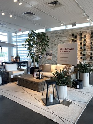 Crate & Barrel by null