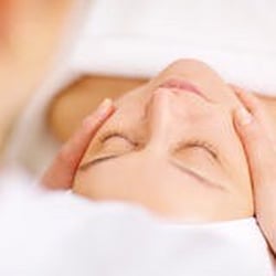 AgelessbyKarla - Facial treatments