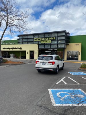 New Seasons Market - Fisher's Landing by null