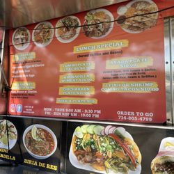 Tacos Lindo Michoacan - Menu of items outside the truck