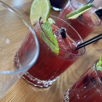 101 Craft Kitchen - Blackberry vanilla smash cocktail - New American Near Me - Carmel, Indiana 101 Craft Kitchen - Blackberry vanilla smash cocktail - New American Near Me - Carmel, Indiana