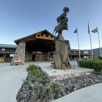 Cabela's - Gigantic store, all to myself! 52 minutes to close and not many here. Great time to shop! - Guns & Ammo Near Me - Verdi, Nevada