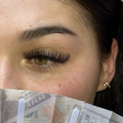 Theesalonbabe - Live, live, lash