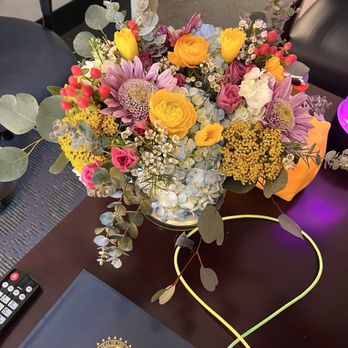 A Country Rose - Anniversary bouquet - Florists Near Me - Tallahassee, Florida A Country Rose - Anniversary bouquet - Florists Near Me - Tallahassee, Florida