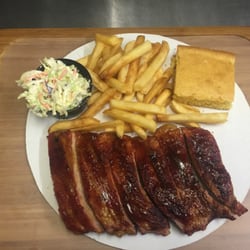 Smokey Rhodes BBQ - 1/2 Slab Dinner