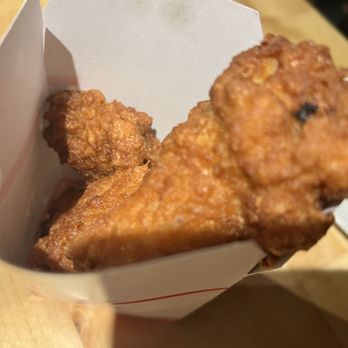 Mike's Roast Beef - wings - American Near Me - Everett, Massachusetts