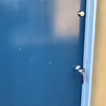24 Hour Motel - Old fashioned room key and lock to the room - Hotels Near Me - Los Angeles, California 24 Hour Motel - Old fashioned room key and lock to the room - Hotels Near Me - Los Angeles, California