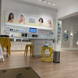 Drybar - Las Vegas in Fashion Show